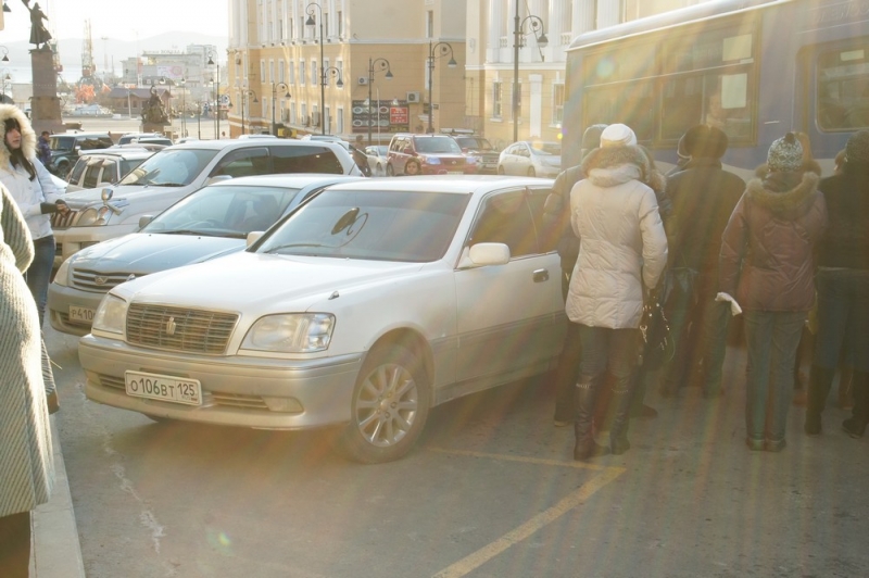 Аренда водителей владивосток. Владивосток автохамы фото.